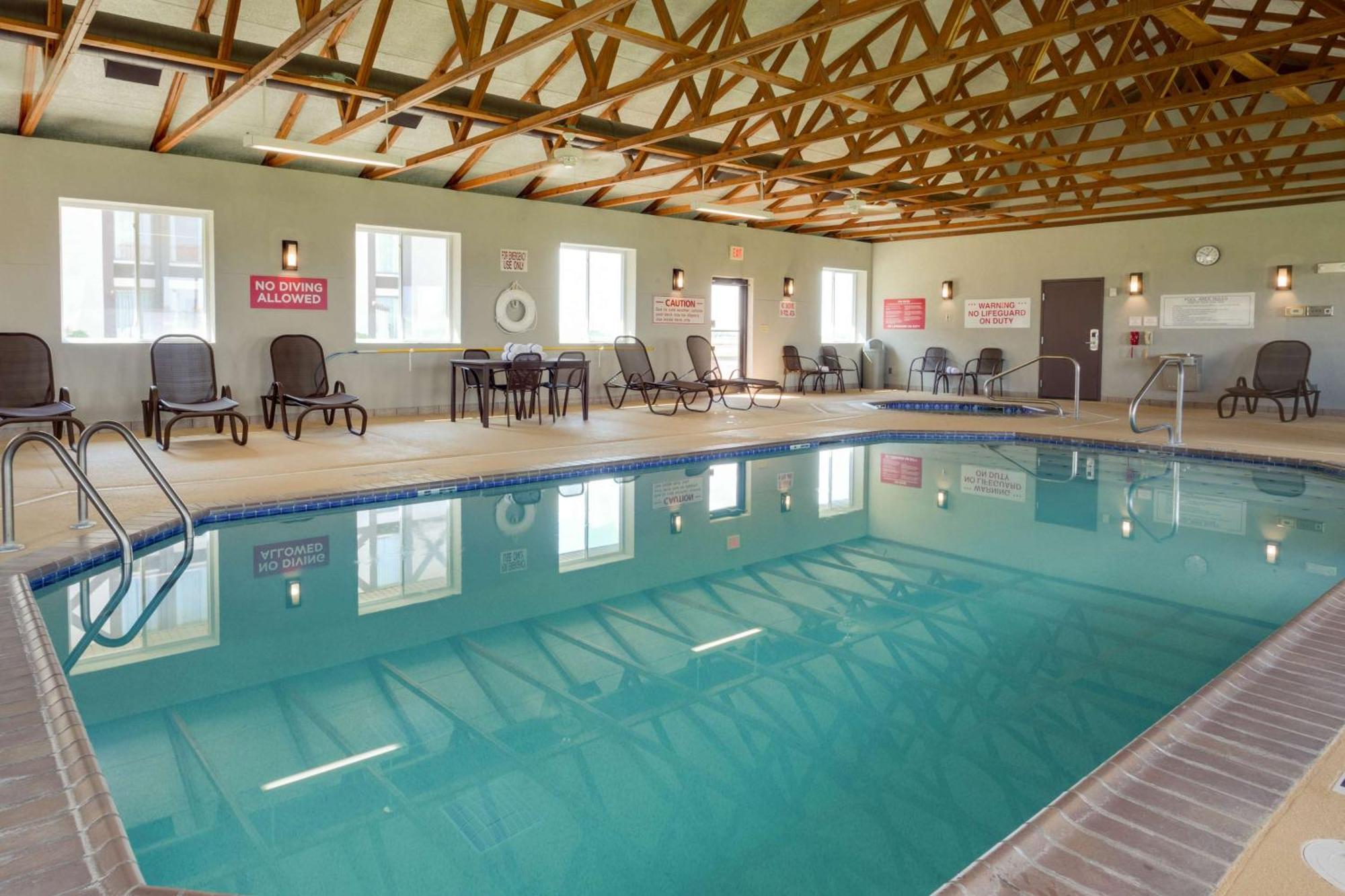 Drury & Caruthersville Hotel 3*