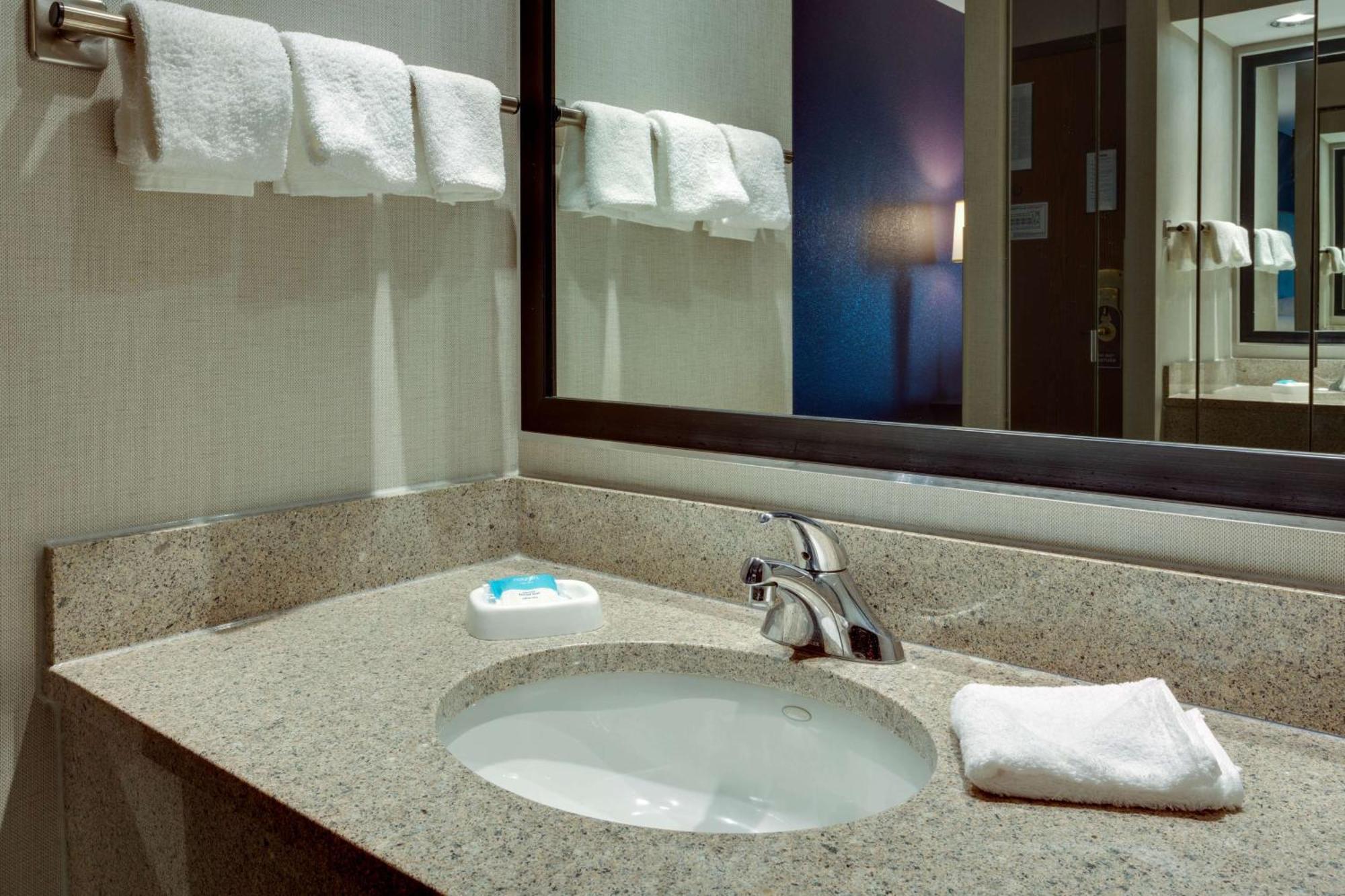 Drury & Caruthersville Hotel 3*