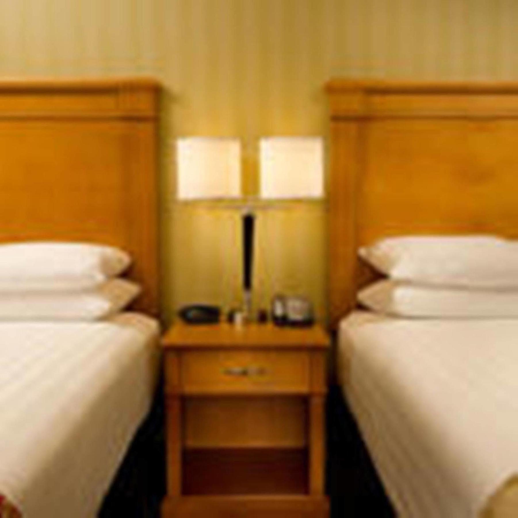 Drury & Caruthersville Hotel