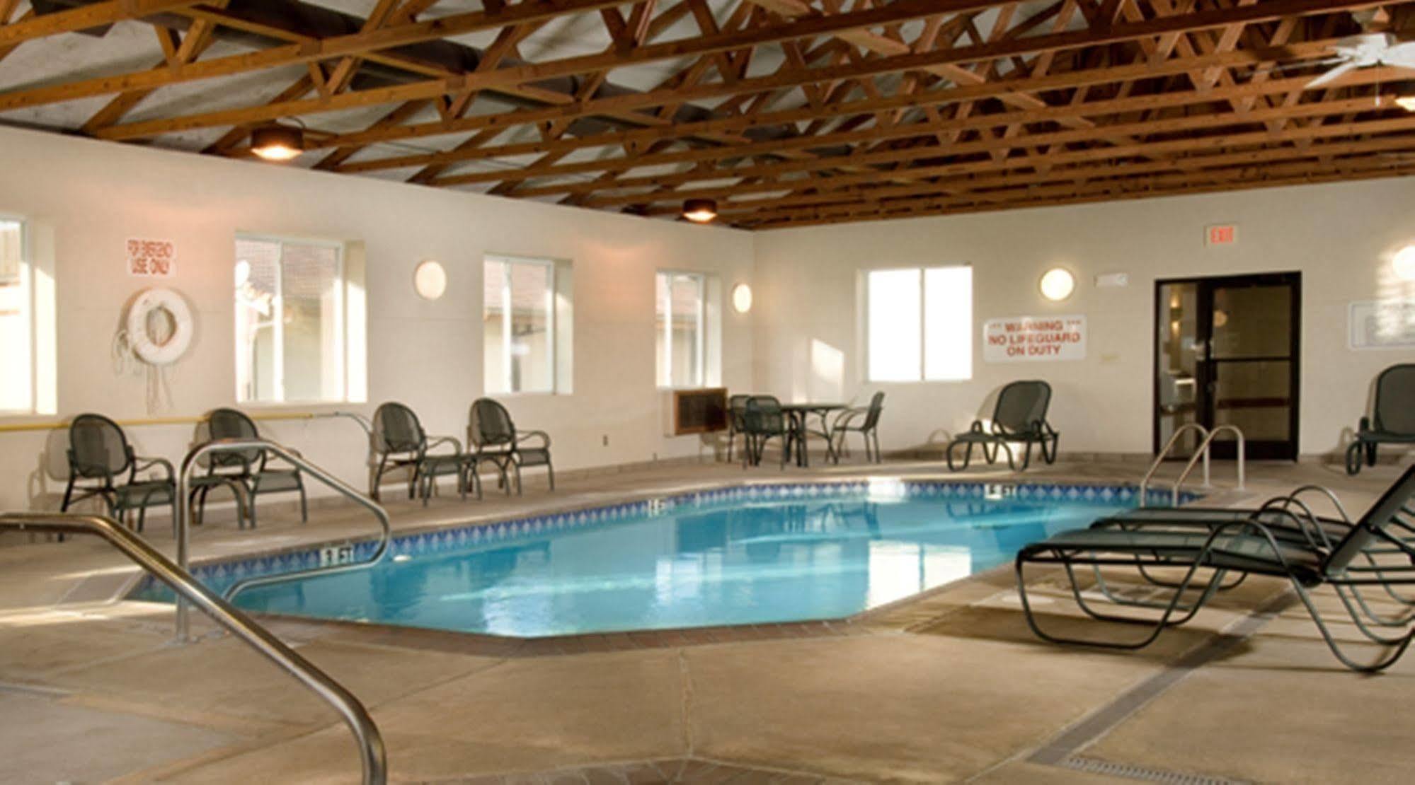 Drury & Caruthersville Hotel 3*